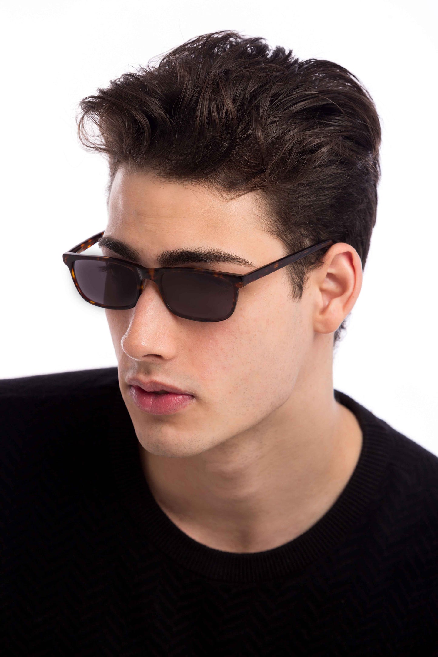 Man Wearing Tortoise Shell Sunglasses Readers (Grey)