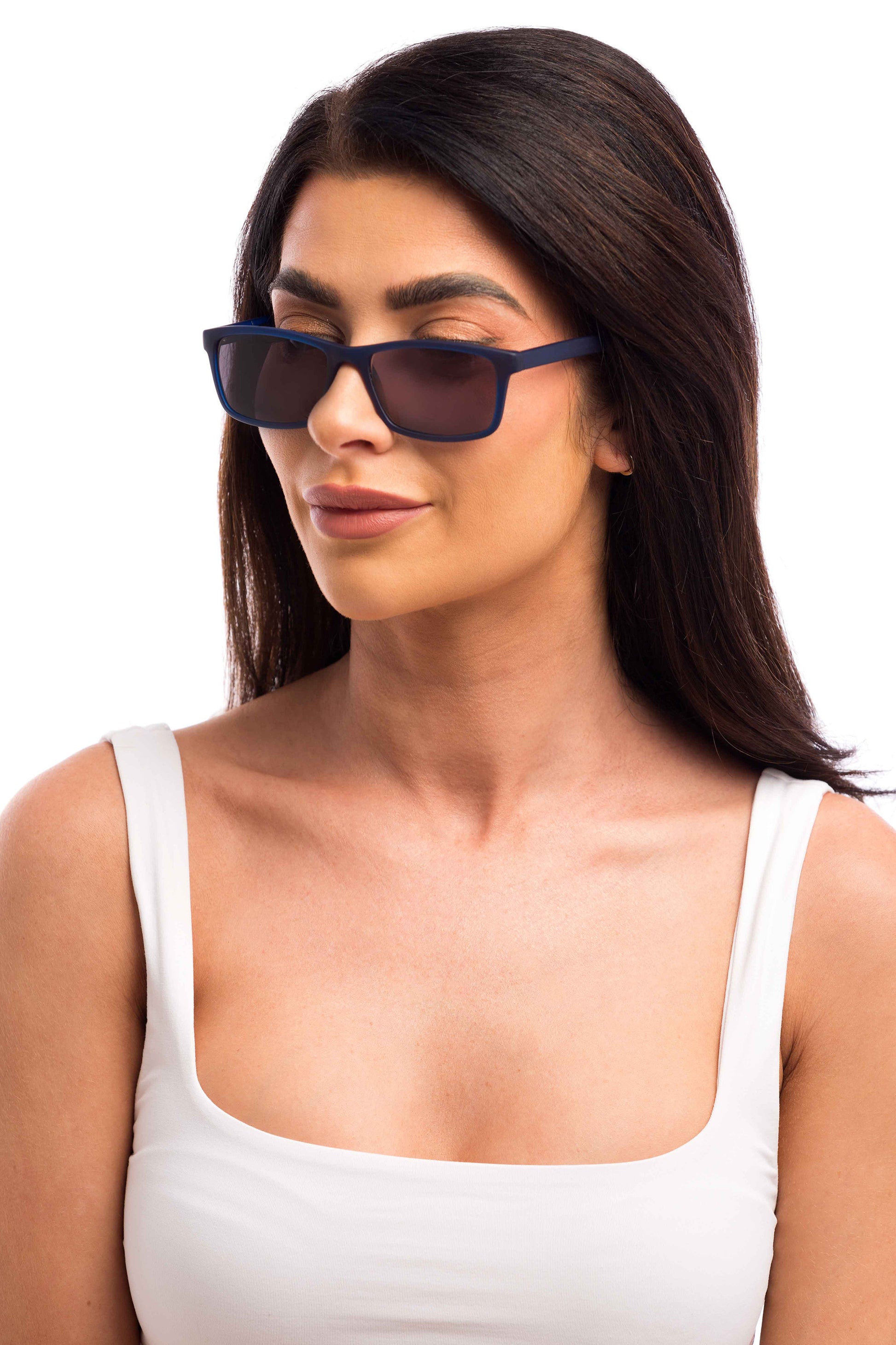 Woman Wearing Hudson Sunglasses Readers (Grey)