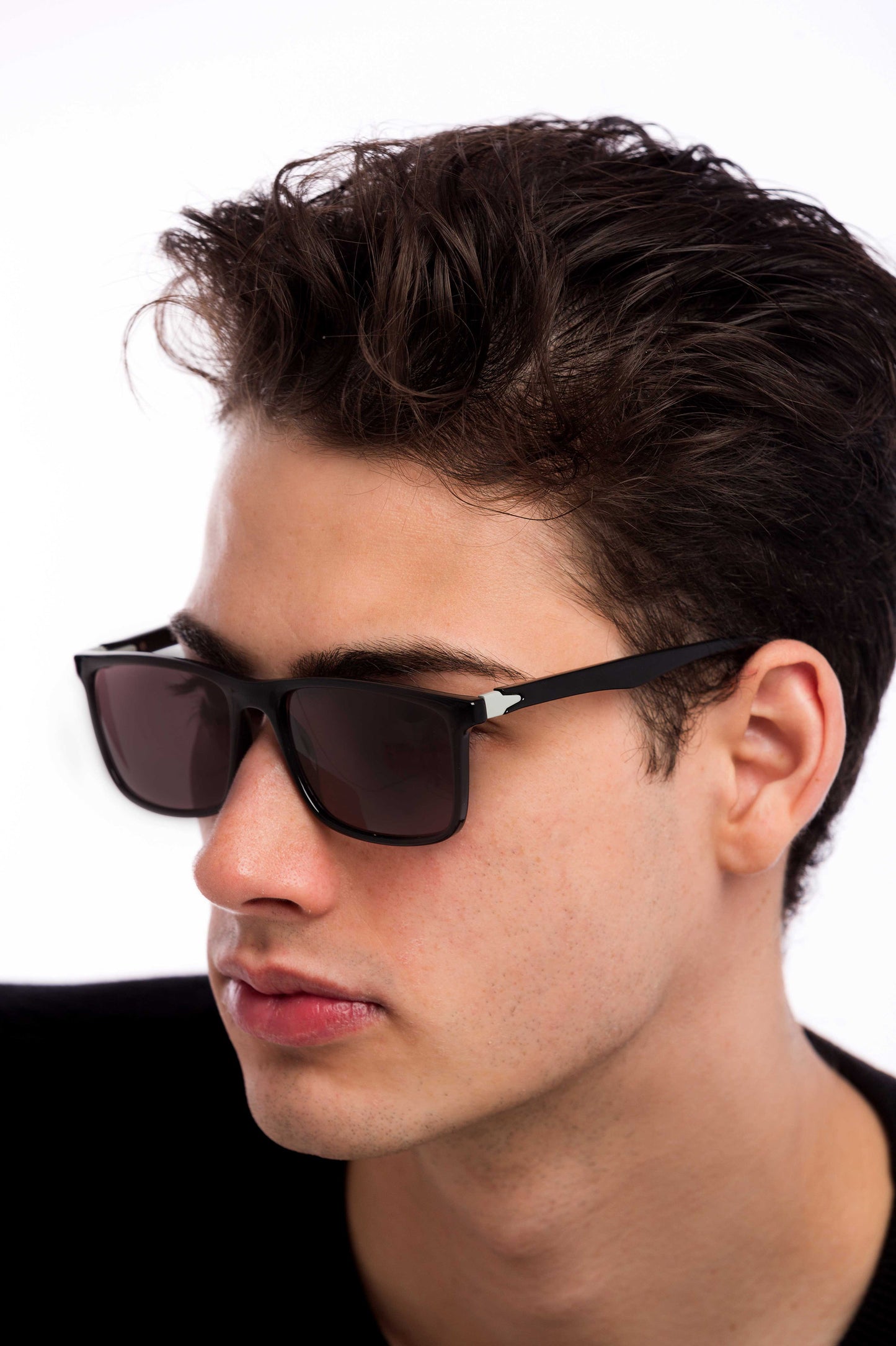 Man Wearing Brooklyn Sunglasses Prescription (Brown)