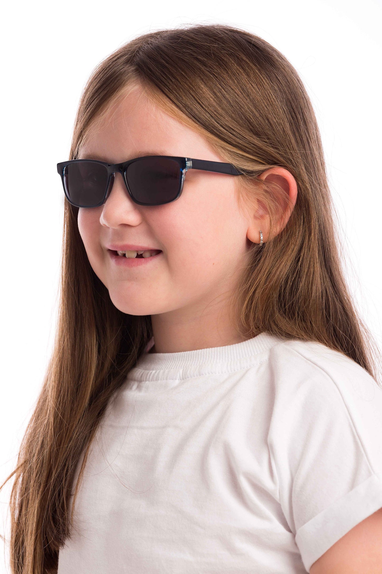 Girl Wearing Theo Kids Sunglasses Prescription (Grey)
